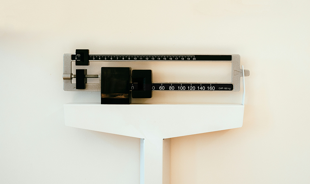 A weight scale at zero